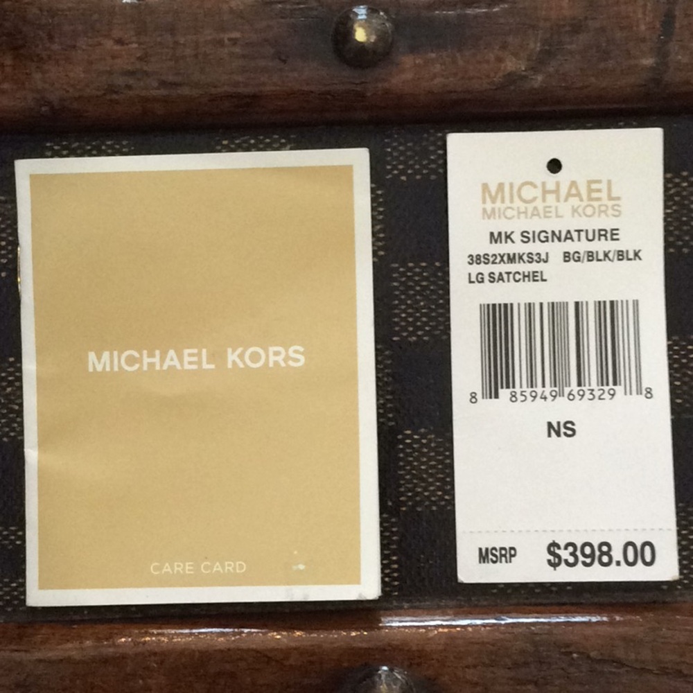 Michael Kors MK Signature Large Satchel - Picture 4 of 8